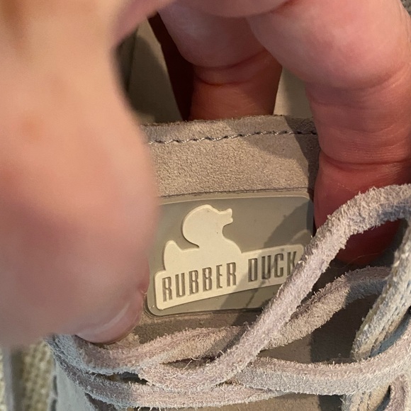 Rubber Duck Womens Light Gray Suede Casual Shoes w Fringe /Suede Laces / Size 7 - Picture 10 of 12